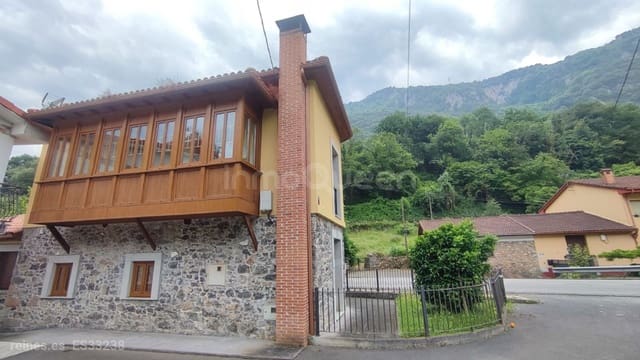 4 slaapkamer Villa te koop in Santo Adriano - € 280.000 (Ref: 9152838)