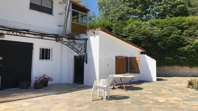 5 bedroom Townhouse for sale in Llanes with pool - € 499,000 (Ref: 9159038)