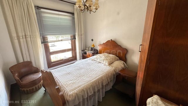 5 bedroom Townhouse for sale in Cortiguera, Suances with garage - € 259,000 (Ref: 9161532)