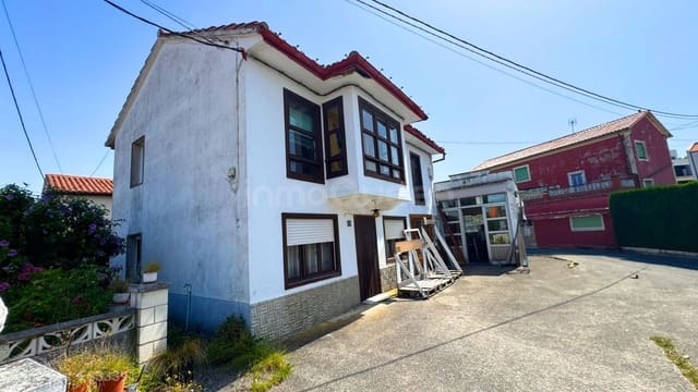 5 soveværelse Byhus til salg i Cortiguera, Suances med garage - € 340.000 (Ref: 9161532)