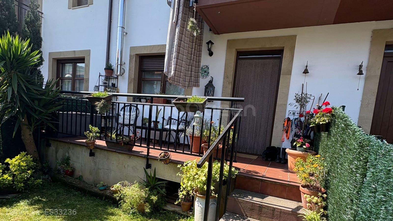 3 makuuhuone Rivitalo myytävänä paikassa Villasevil mukana uima-altaan 
autotalli - 276 000 € (Ref: 9161827)