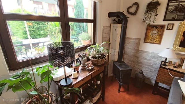 3 makuuhuone Rivitalo myytävänä paikassa Villasevil, Santiurde de Toranzo mukana uima-altaan 
autotalli - 276 000 € (Ref: 9161827)