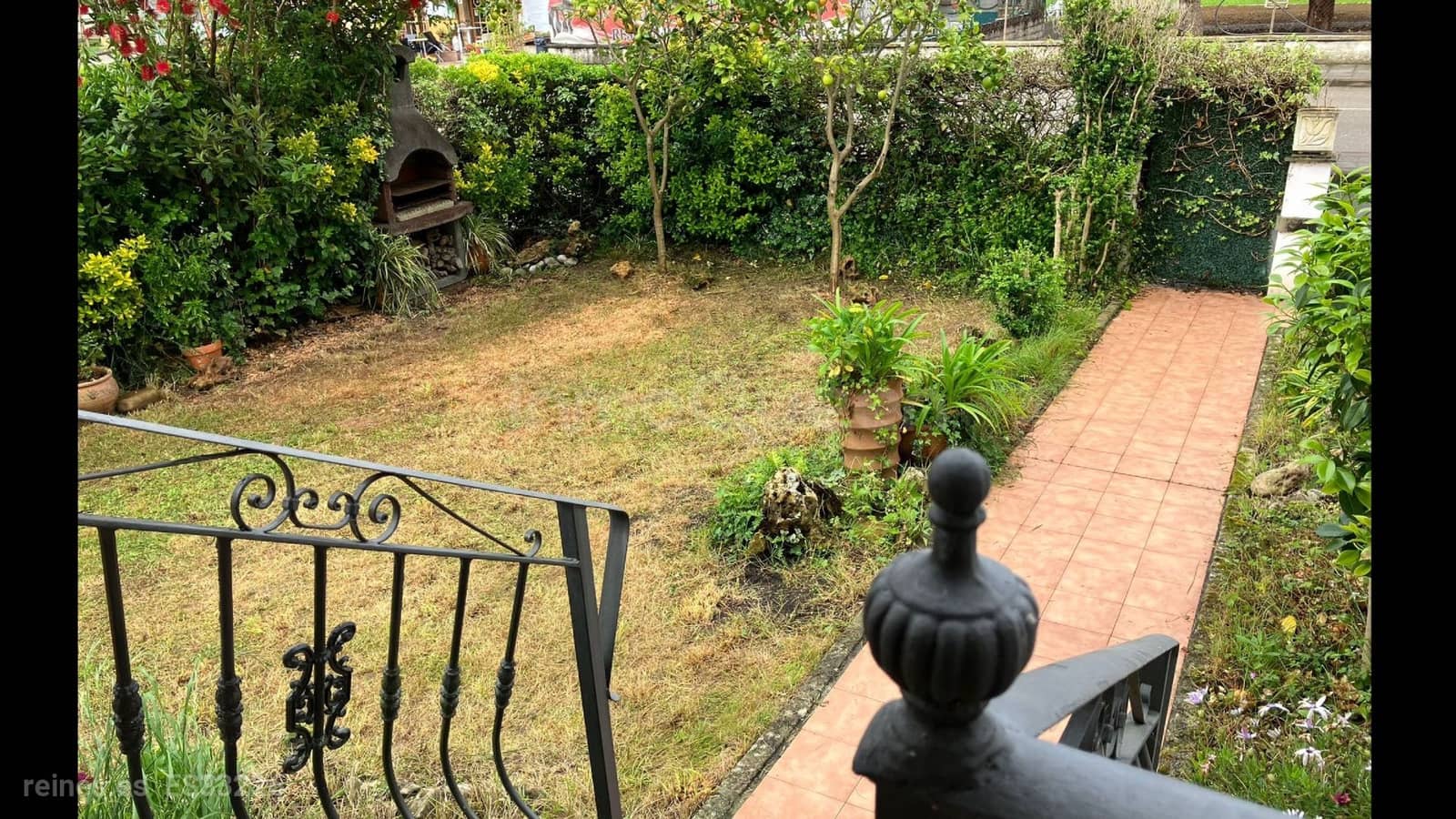 5 soverom Kjedet enebolig til salgs i Rasines med garasje - € 265 000 (Ref: 9161852)