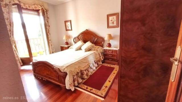 5 slaapkamer Halfvrijstaande villa te koop in Rasines met garage - € 265.000 (Ref: 9161852)