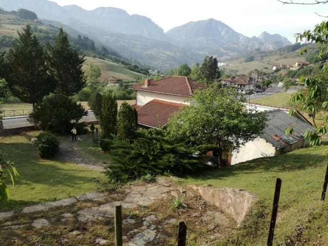 4 bedroom Townhouse for sale in Cillorigo de Liébana - € 360,000 (Ref: 9200882)