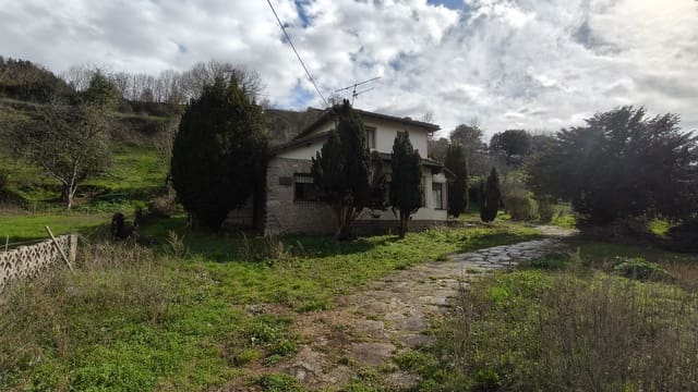 4 makuuhuone Omakotitalo myytävänä paikassa Cillorigo de Liébana - 360 000 € (Ref: 9200882)