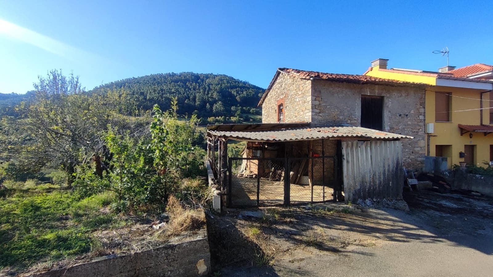 Townhouse for sale in Candamo - € 43,000 (Ref: 9312009)