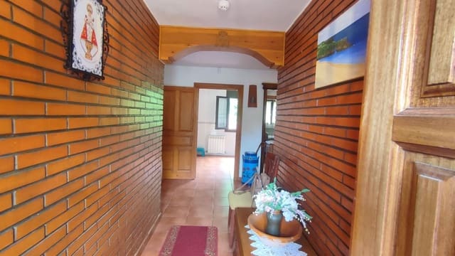 6 bedroom Townhouse for sale in Llanes - € 495,000 (Ref: 9384804)