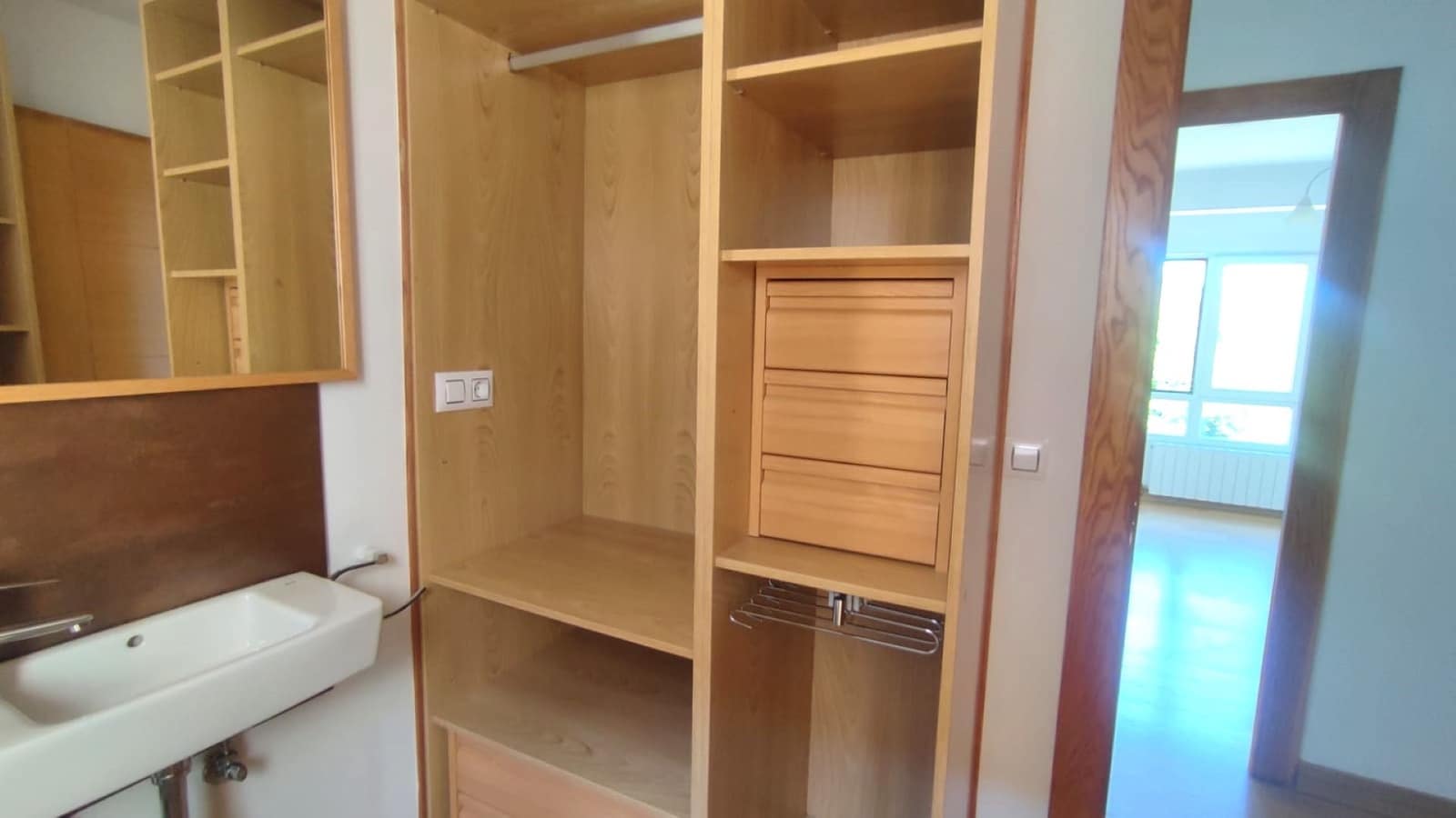 3 slaapkamer Flat te koop in Colombres met garage - € 180.000 (Ref: 9405868)