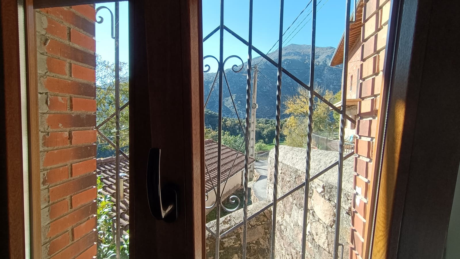 3 bedroom Townhouse for sale in Penarrubia with garage - € 349,000 (Ref: 9432502)