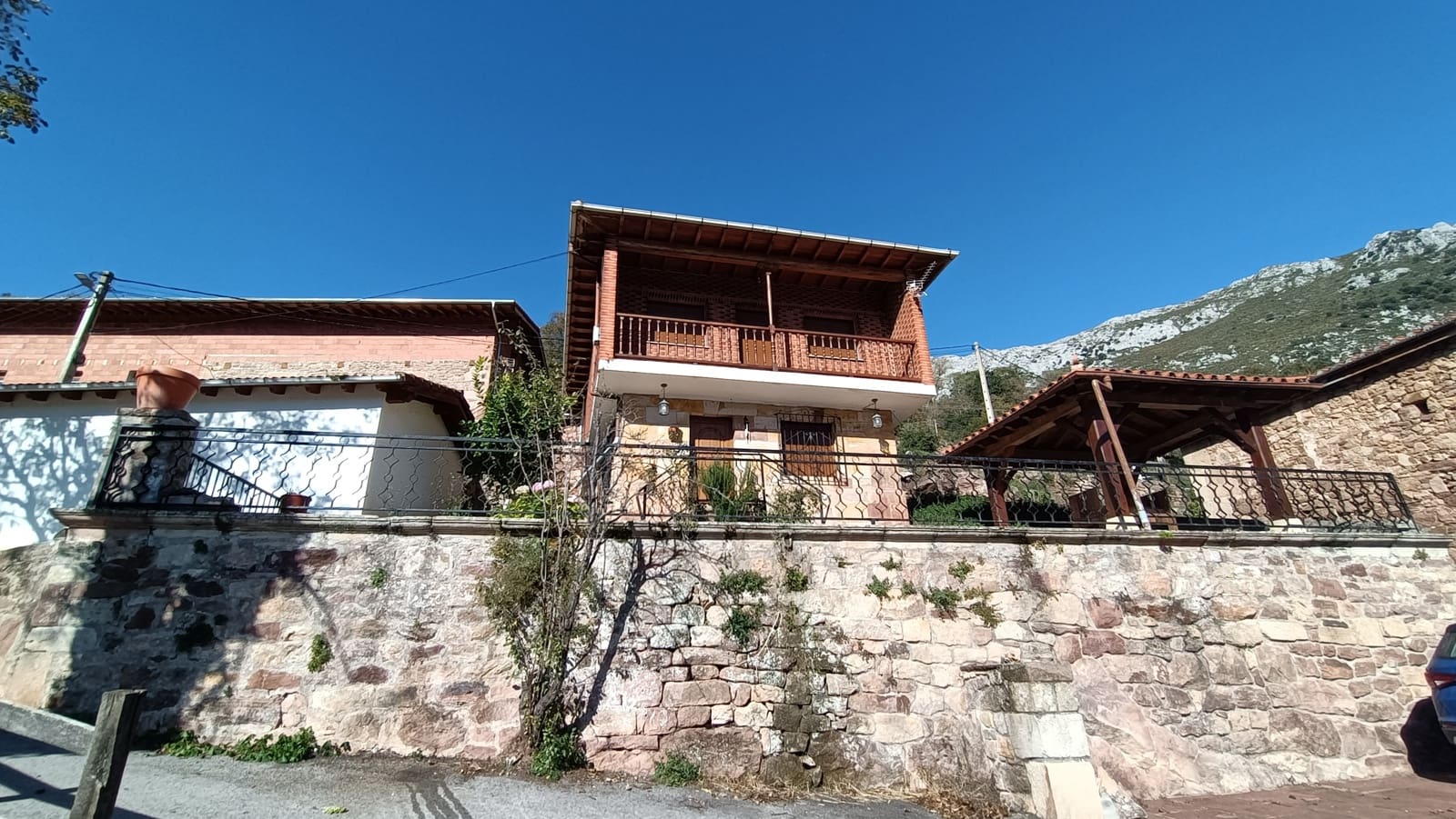 3 bedroom Townhouse for sale in Penarrubia with garage - € 349,000 (Ref: 9432502)