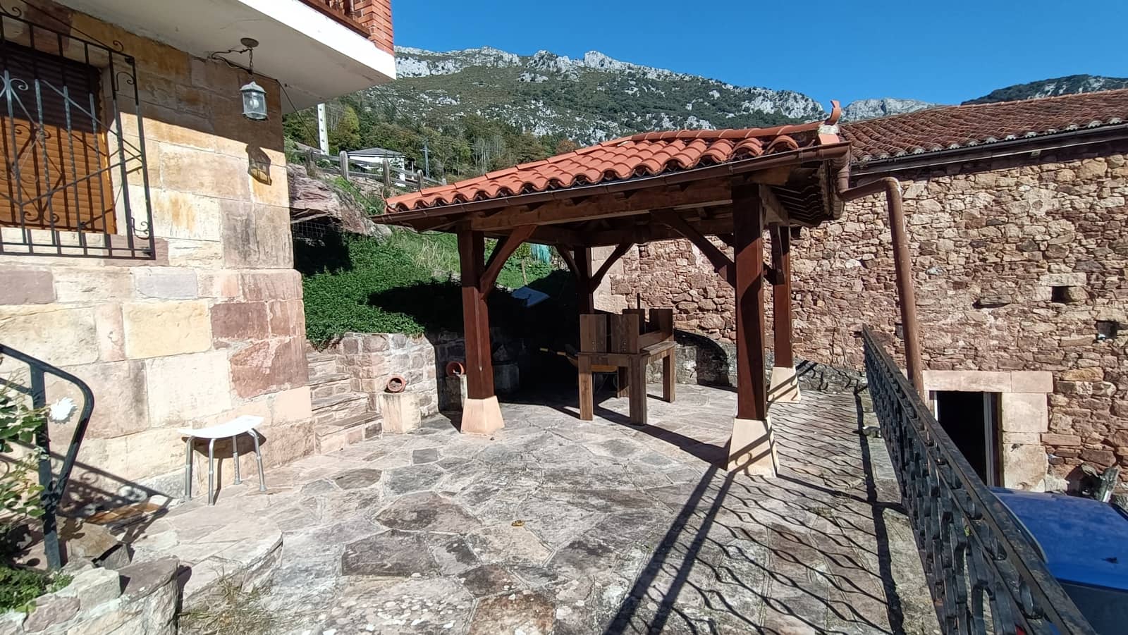 3 bedroom Townhouse for sale in Penarrubia with garage - € 349,000 (Ref: 9432502)