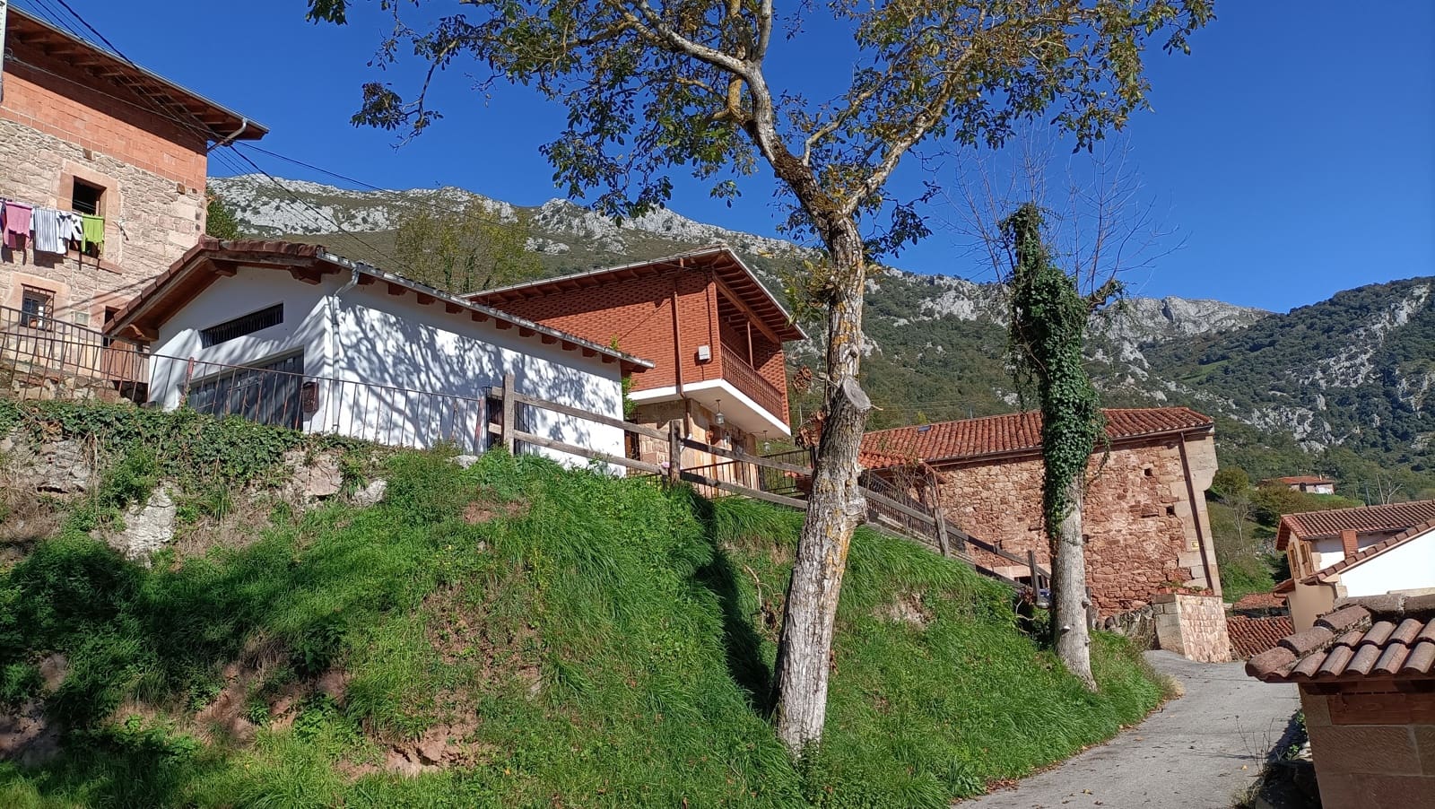 3 bedroom Townhouse for sale in Penarrubia with garage - € 349,000 (Ref: 9432502)