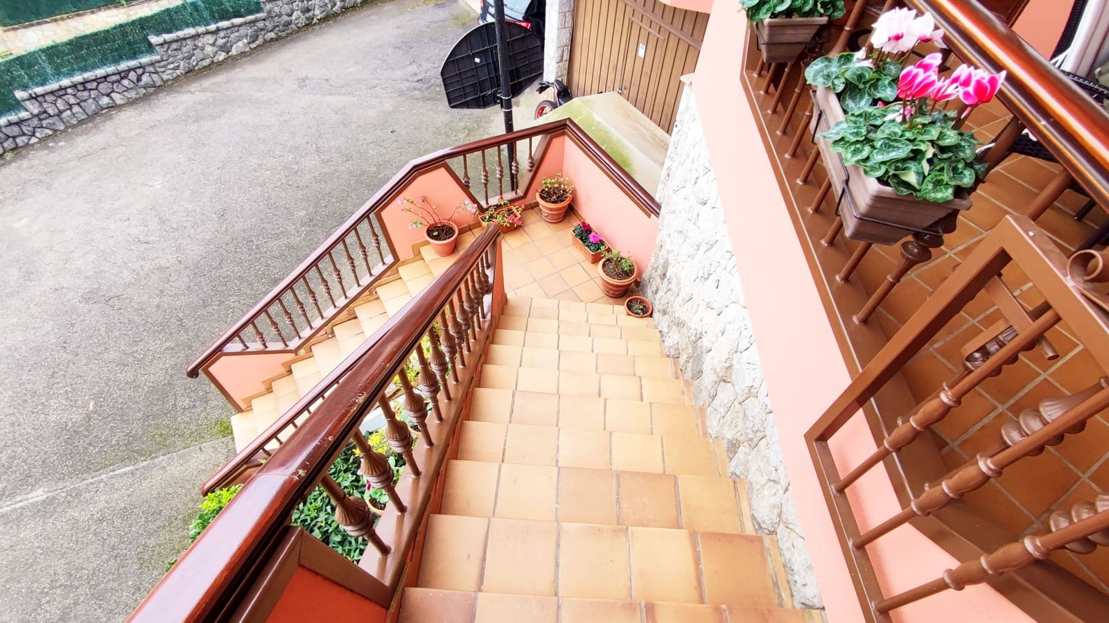 3 bedroom Apartment for sale in Lierganes with garage - € 198,000 (Ref: 9434553)