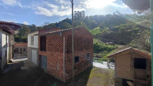 Byhus til salg i Llanes - € 90.000 (Ref: 9588058)