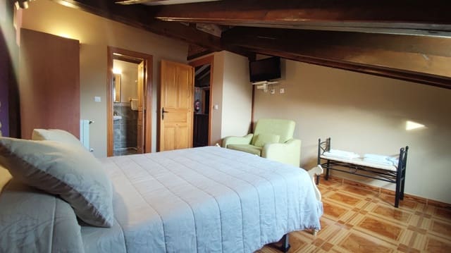 9 bedroom Finca/Country House for sale in Val de San Vicente - € 695,000 (Ref: 9624115)