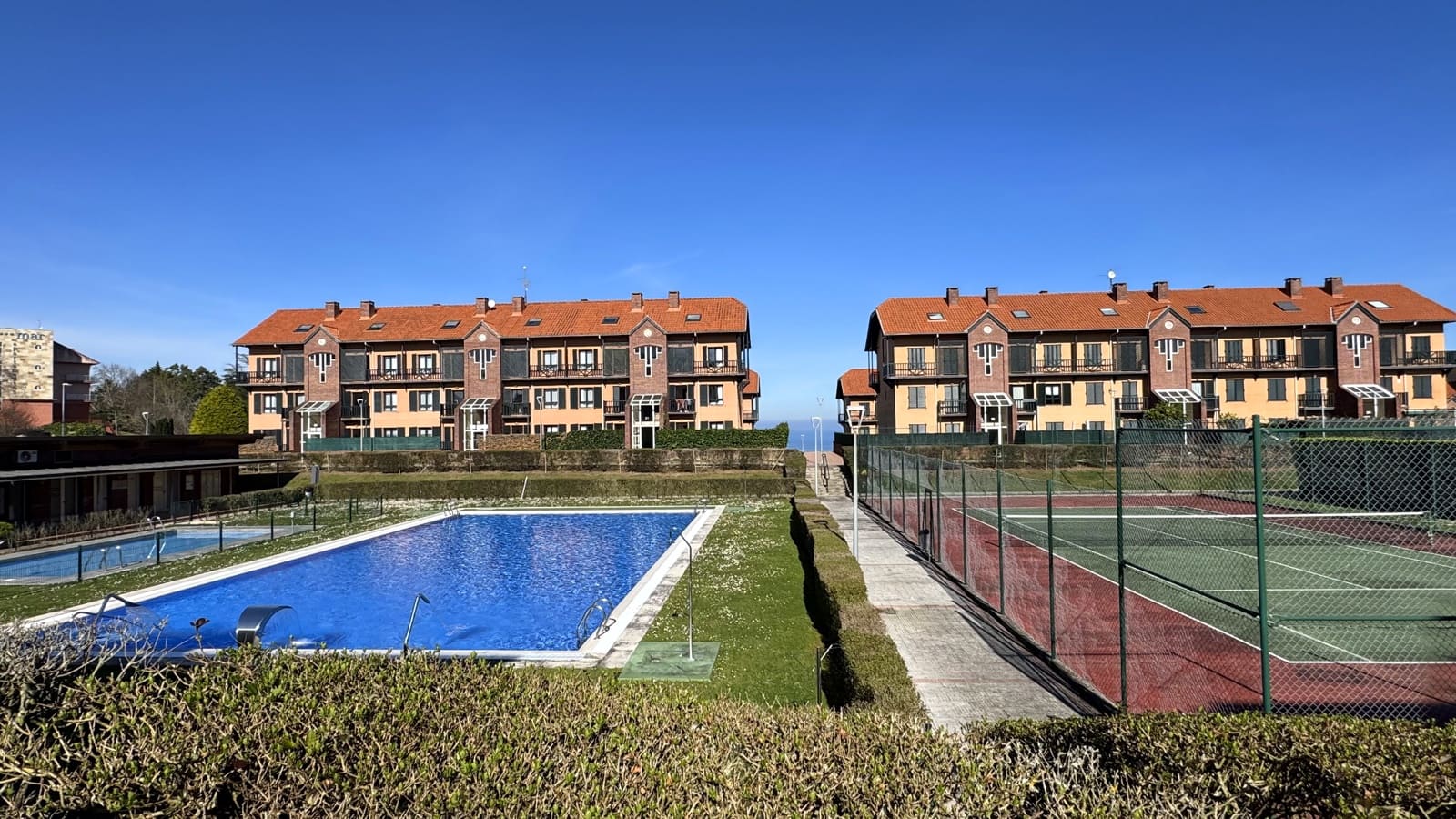 Adosado de 3 habitaciones en Comillas en venta con piscina garaje - 540.000 € (Ref: 9664046)