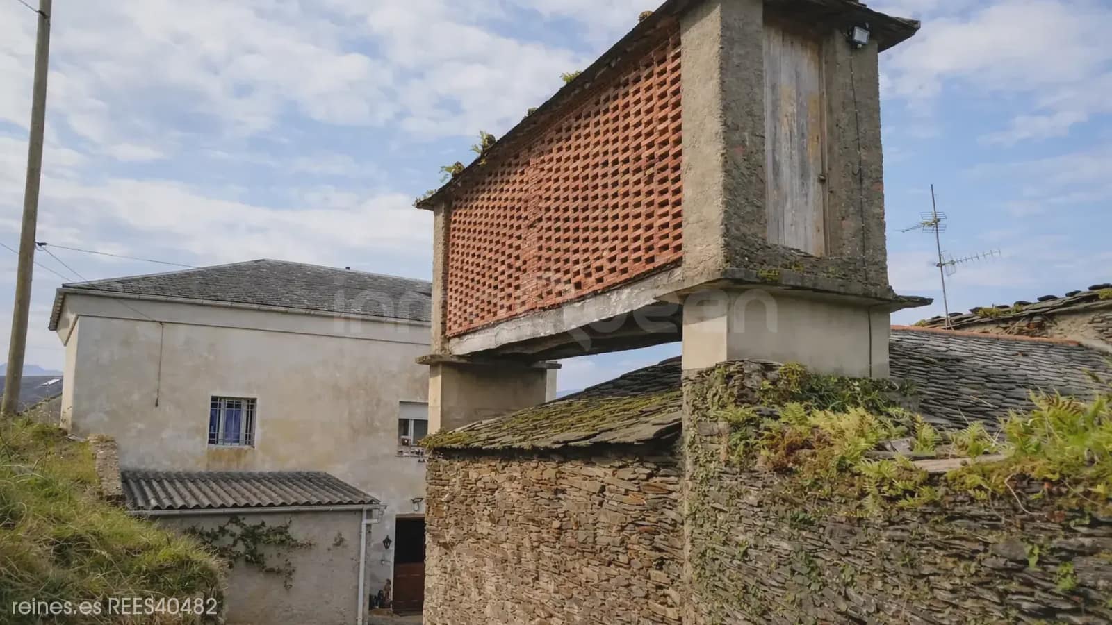 Finka/Dom wiejski na sprzedaż w Coana z garażem - 40 000 € (Ref: 9715282)