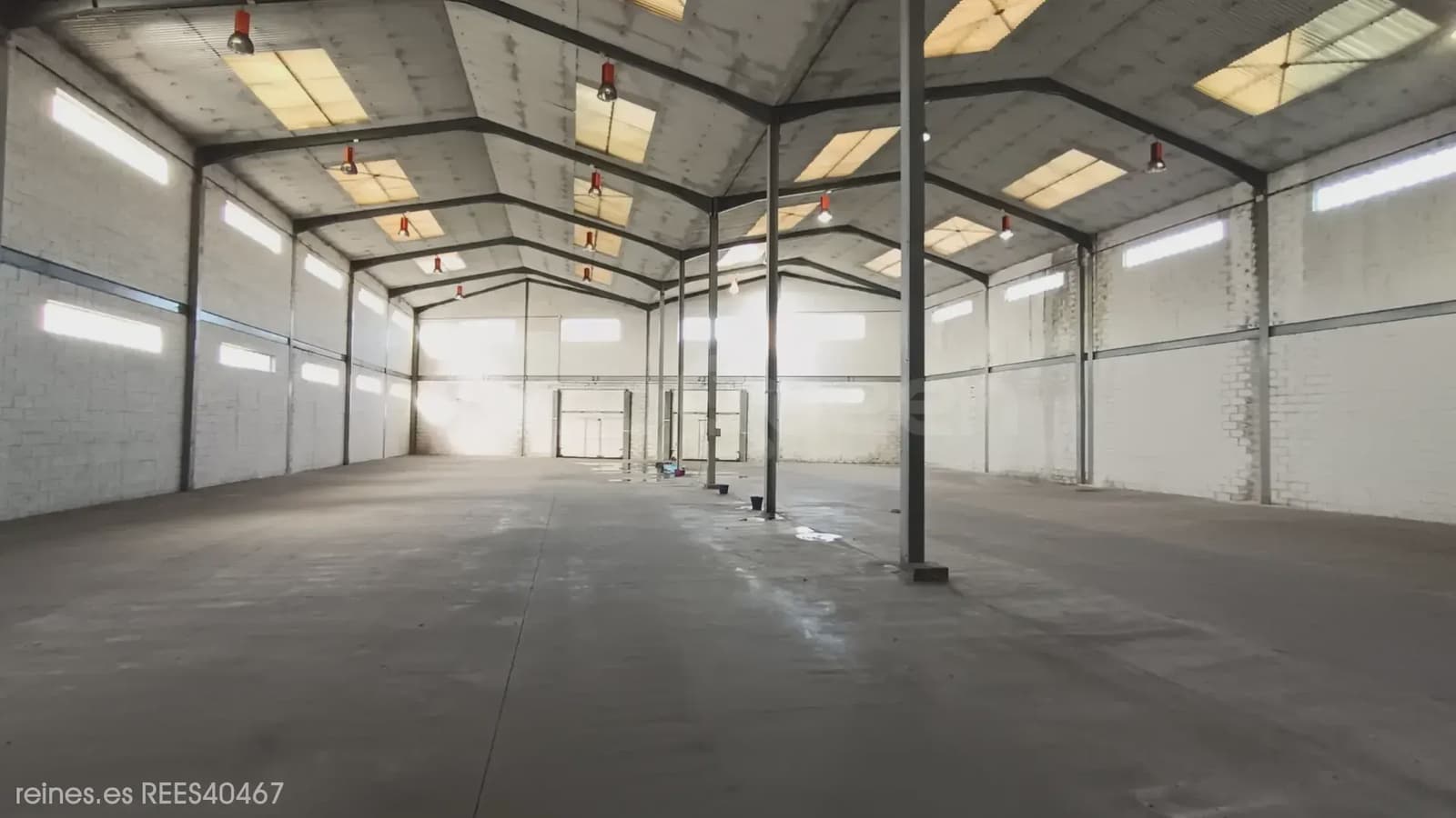 Komercyjne na sprzedaż w Llanera z garażem - 790 000 € (Ref: 9715288)