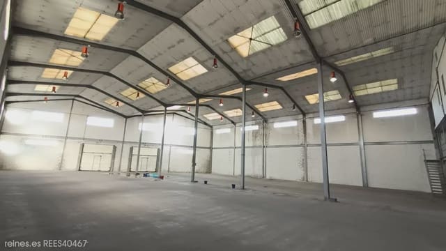 Commerciale in vendita in Llanera con garage - 790.000 € (Rif: 9715288)