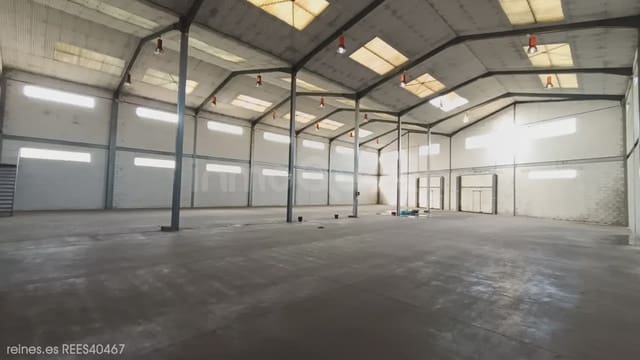 Commerciale in vendita in Llanera con garage - 790.000 € (Rif: 9715288)