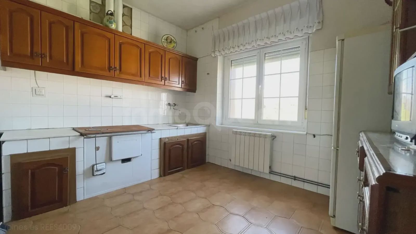 5 bedroom Finca/Country House for sale in Nava with garage - € 130,000 (Ref: 9715305)