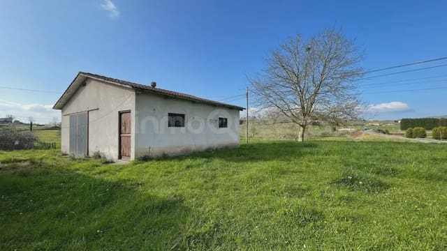 5 slaapkamer Finca/Landhuis te koop in Nava met garage - € 130.000 (Ref: 9715305)