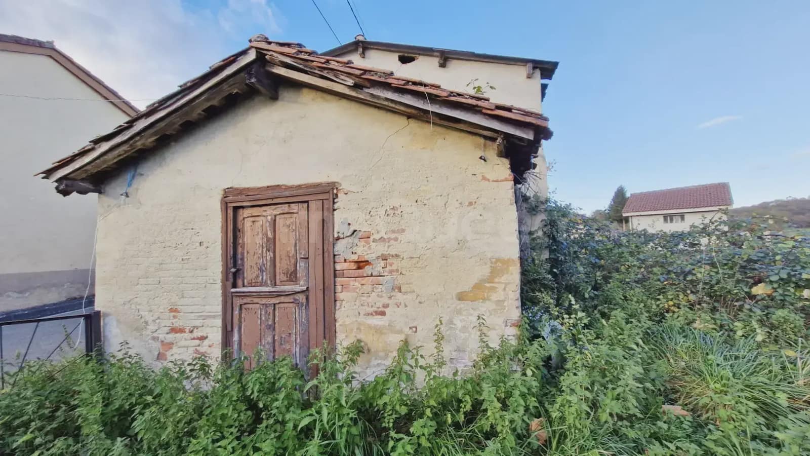 3 bedroom Finca/Country House for sale in Nava - € 135,000 (Ref: 9715310)