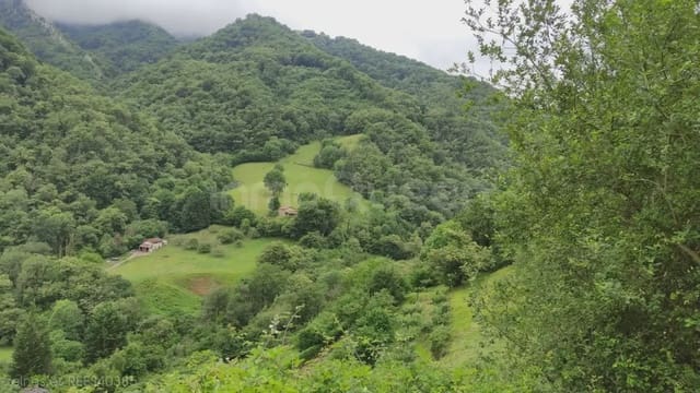 Finca/Maison de Campagne à vendre à Lena avec garage - 45 000 € (Ref: 9715315)