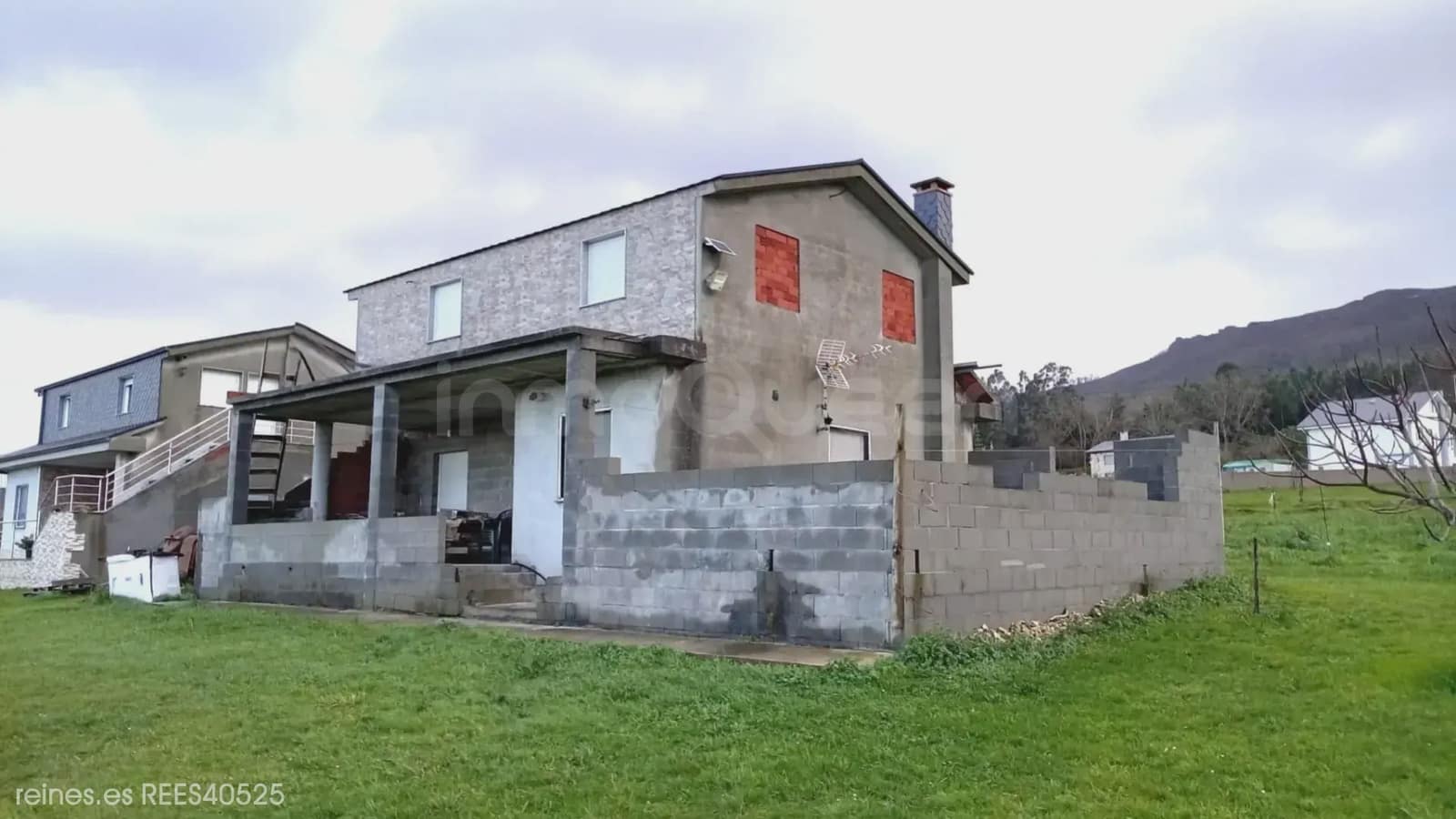 6 bedroom Apartment for sale in Barreiros with garage - € 285,000 (Ref: 9716776)