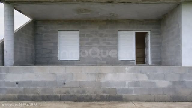 6 bedroom Apartment for sale in Barreiros with garage - € 285,000 (Ref: 9716776)