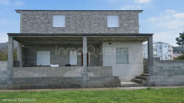 6 bedroom Apartment for sale in Barreiros with garage - € 285,000 (Ref: 9716776)