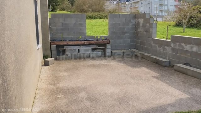 6 bedroom Apartment for sale in Barreiros with garage - € 285,000 (Ref: 9716776)