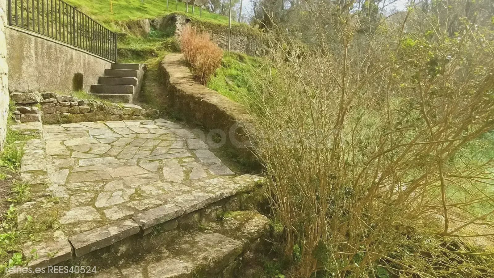 4 bedroom Finca/Country House for sale in Llanes with garage - € 350,000 (Ref: 9725146)