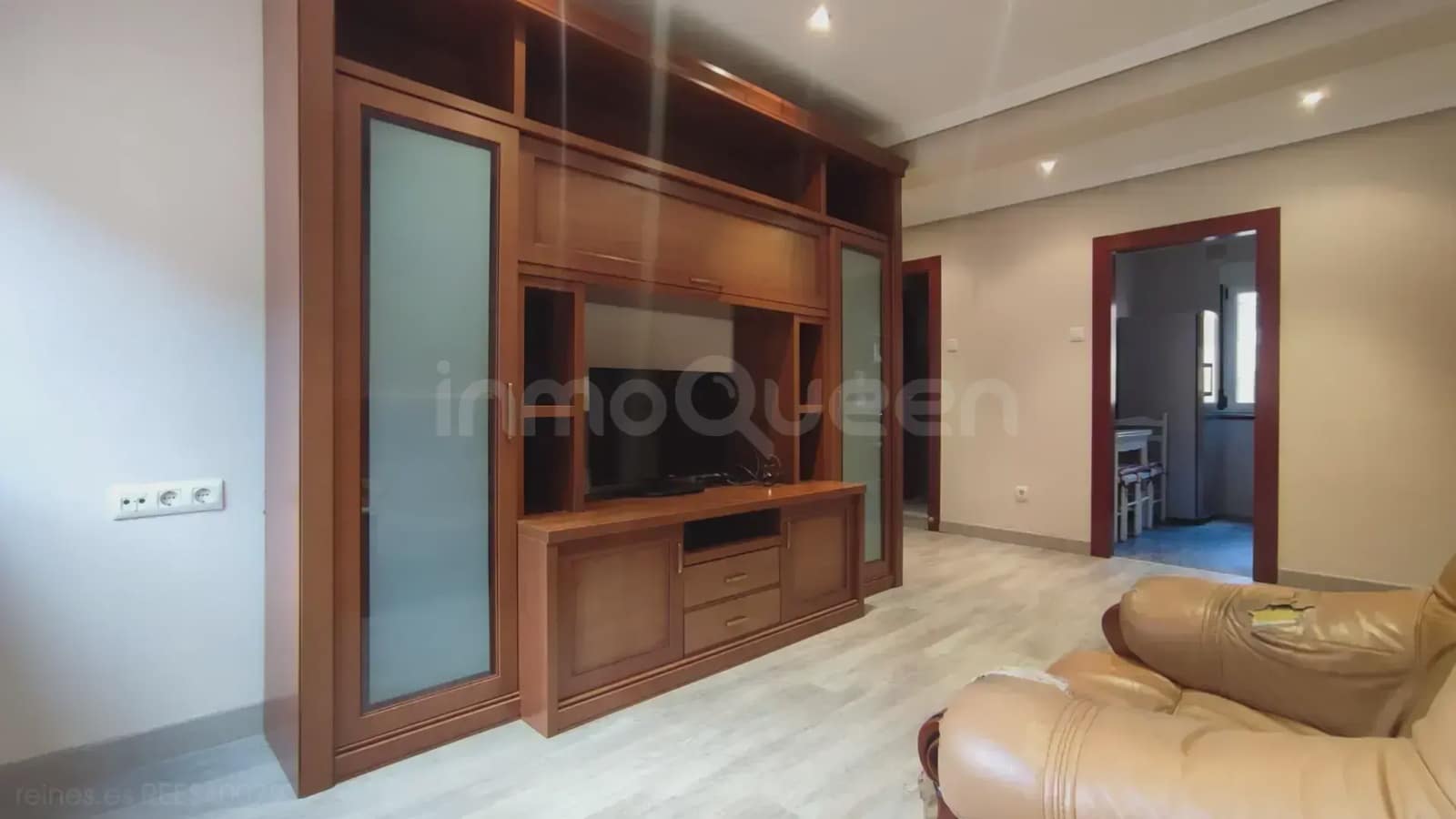 3 bedroom Flat for sale in Mieres - € 75,000 (Ref: 9727008)