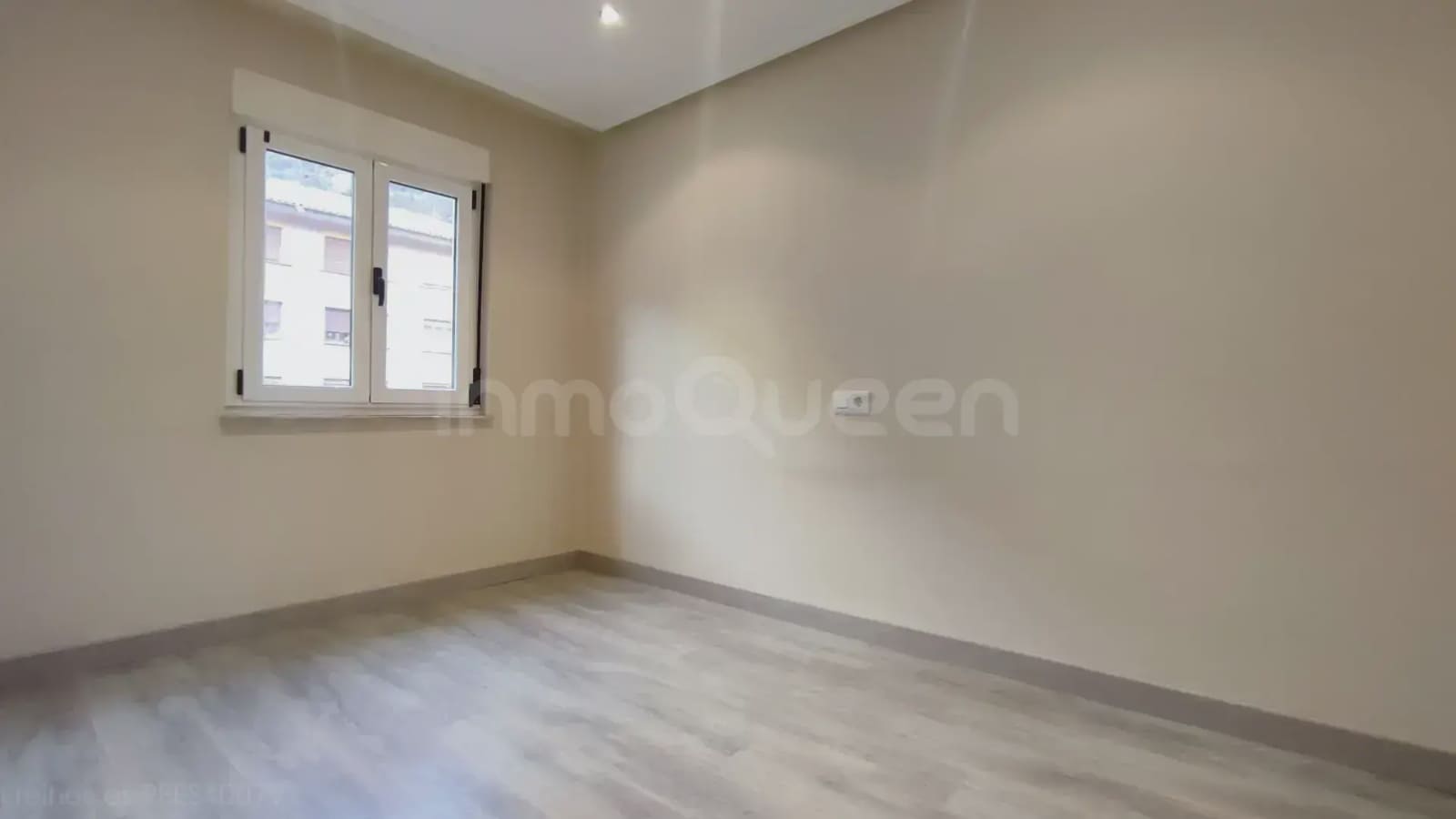 3 bedroom Flat for sale in Mieres - € 75,000 (Ref: 9727008)