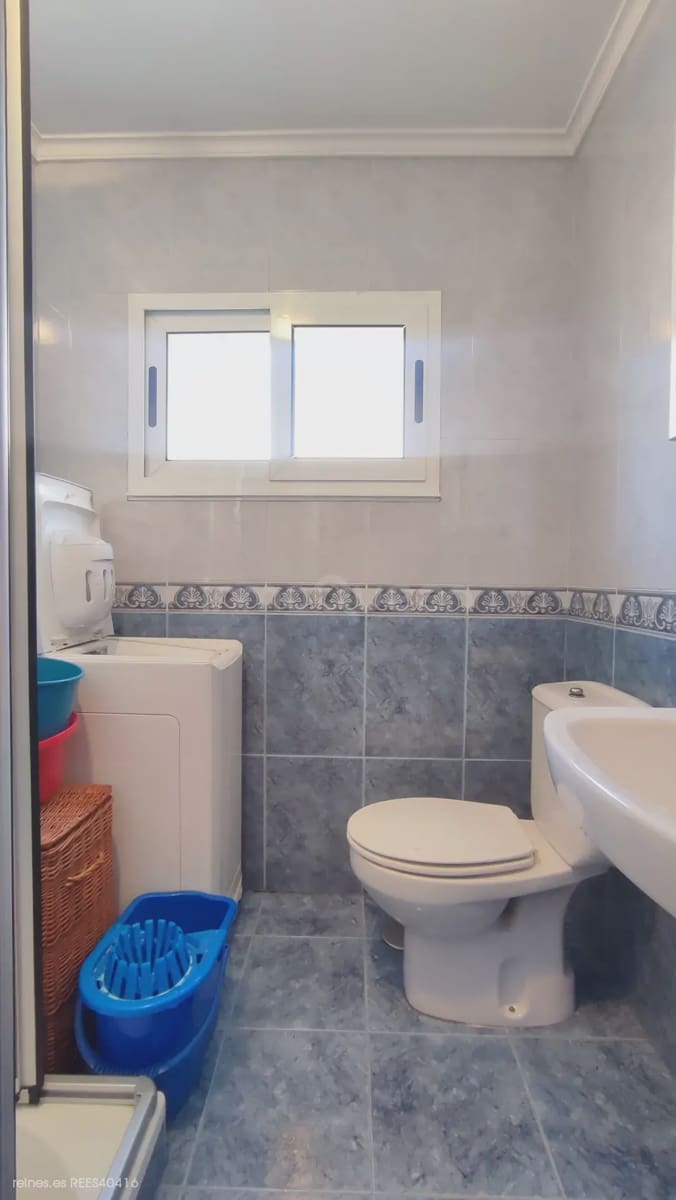 3 bedroom Flat for sale in Mieres with garage - € 75,000 (Ref: 9727010)