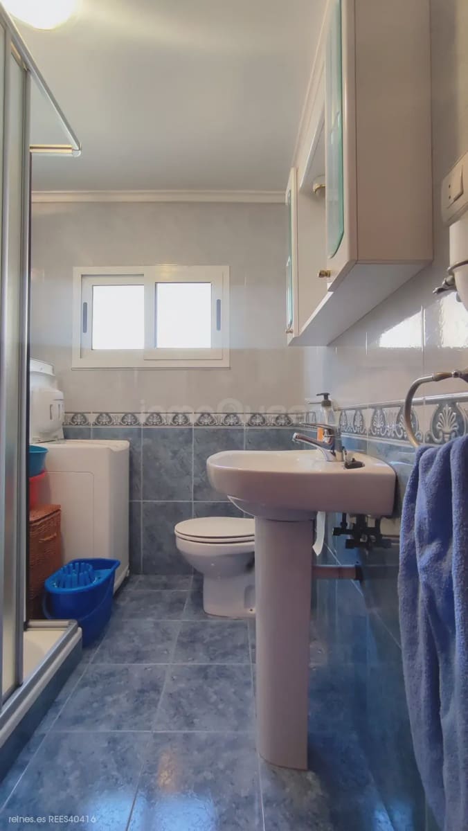 3 bedroom Flat for sale in Mieres with garage - € 75,000 (Ref: 9727010)