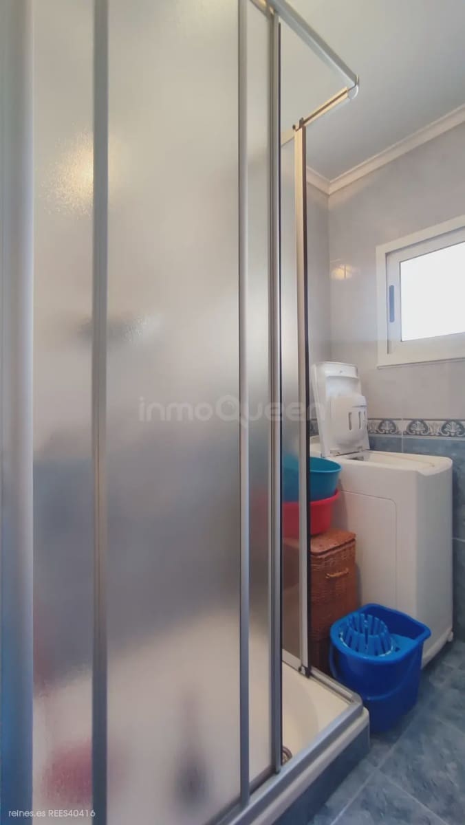 3 bedroom Flat for sale in Mieres with garage - € 75,000 (Ref: 9727010)