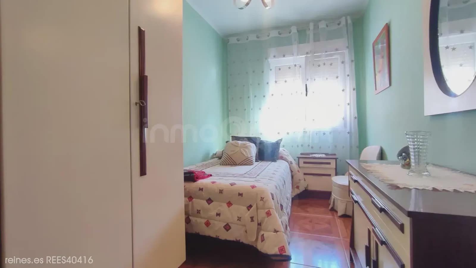 3 bedroom Flat for sale in Mieres with garage - € 75,000 (Ref: 9727010)