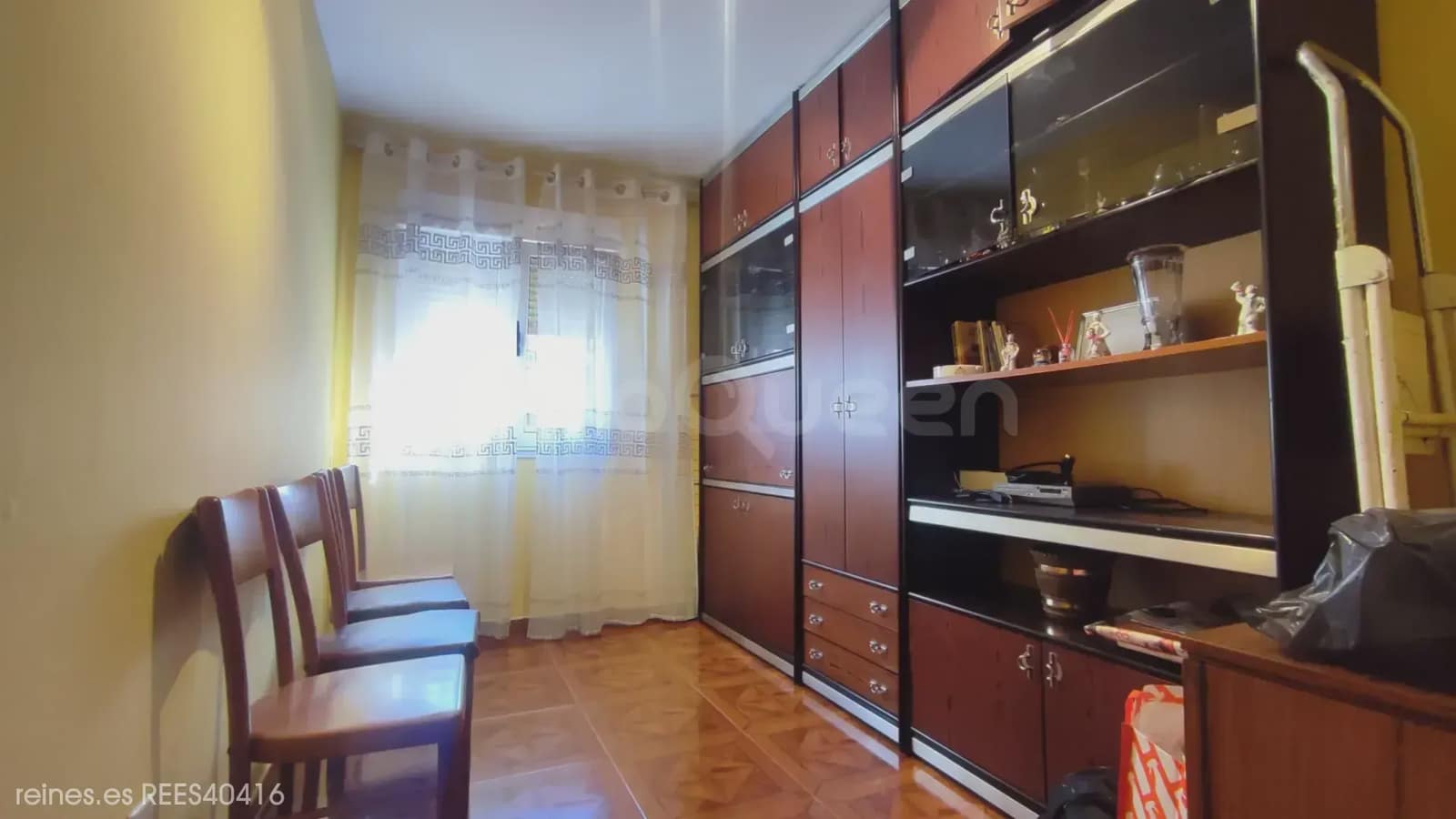 3 bedroom Flat for sale in Mieres with garage - € 75,000 (Ref: 9727010)