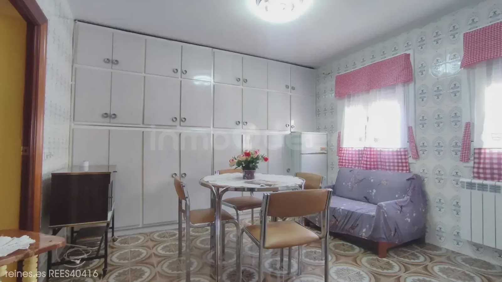 3 bedroom Flat for sale in Mieres with garage - € 75,000 (Ref: 9727010)