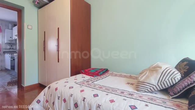 3 Zimmer Wohnung zu verkaufen in Mieres mit Garage - 75.000 € (Ref: 9727010)