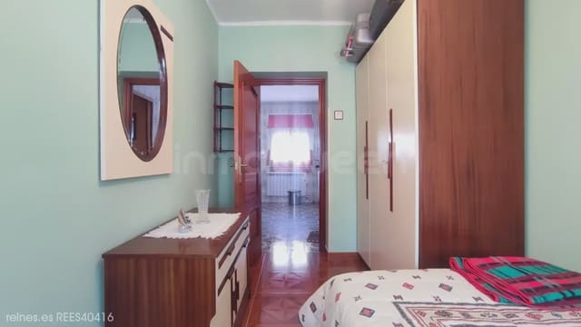 3 Zimmer Wohnung zu verkaufen in Mieres mit Garage - 75.000 € (Ref: 9727010)