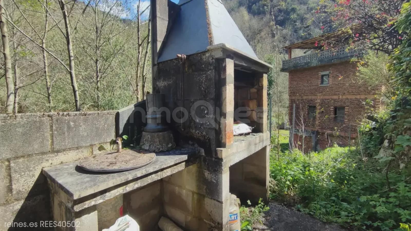 4 bedroom Terraced Villa for sale in Morcin with garage - € 119,900 (Ref: 9727011)
