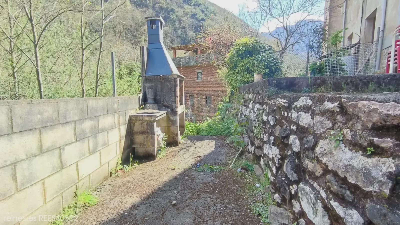 4 bedroom Terraced Villa for sale in Morcin with garage - € 119,900 (Ref: 9727011)