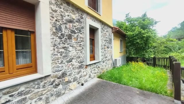 4 bedroom Finca/Country House for sale in Santo Adriano with garage - € 280,000 (Ref: 9730538)