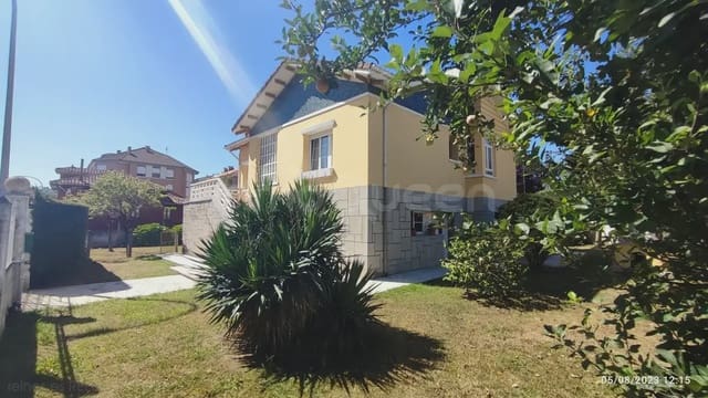 5 bedroom Finca/Country House for sale in Grado with garage - € 300,000 (Ref: 9730539)