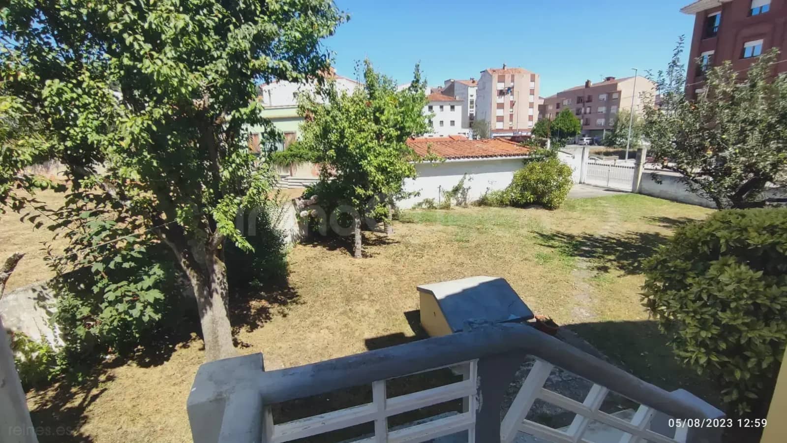 5 bedroom Finca/Country House for sale in Grado with garage - € 300,000 (Ref: 9730539)