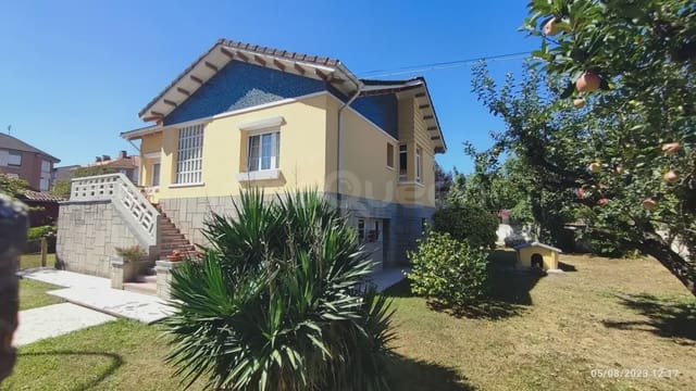 5 bedroom Finca/Country House for sale in Grado with garage - € 300,000 (Ref: 9730539)